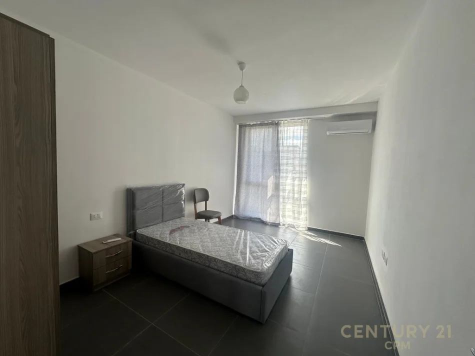 Tirane, jepet me qera apartament 3+1+Ballkon Kati 3, 108 m² 650 € (fund 5 maji)