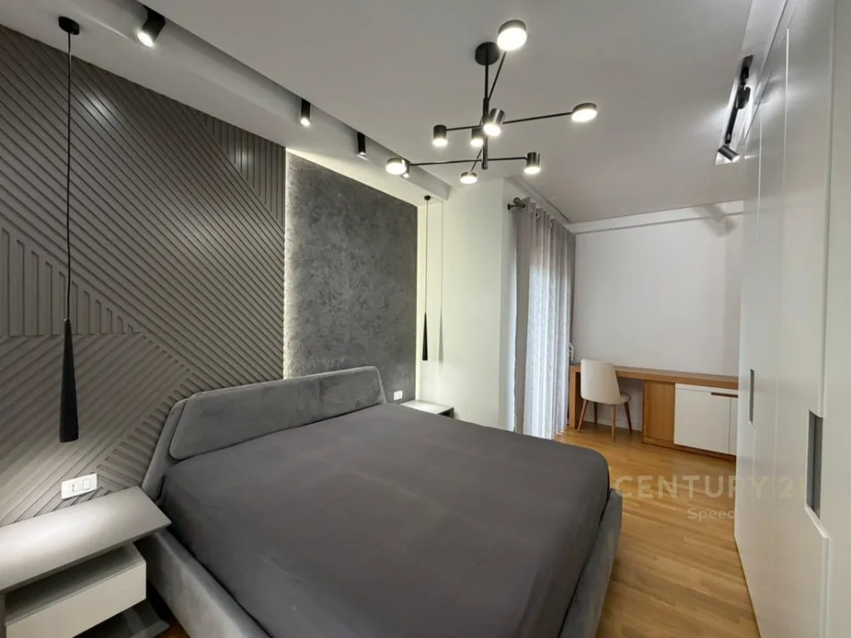 Tirane, jepet me qera apartament 2+1+Ballkon Kati 2, 103 m² 1.250 € (hipoteka)