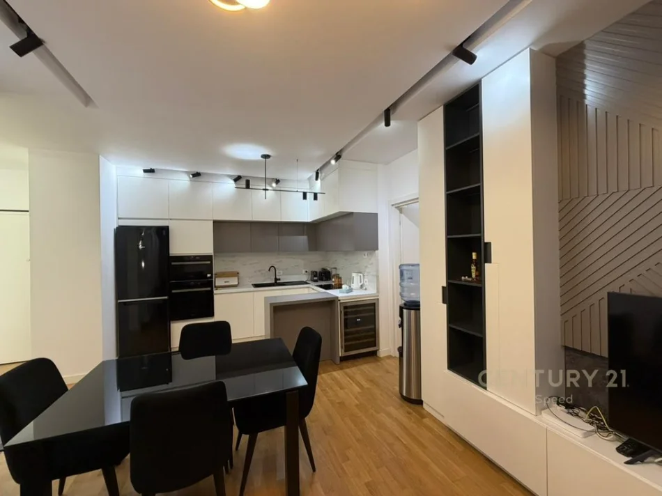 Tirane, jepet me qera apartament 2+1+Ballkon Kati 2, 103 m² 1.250 € (hipoteka)