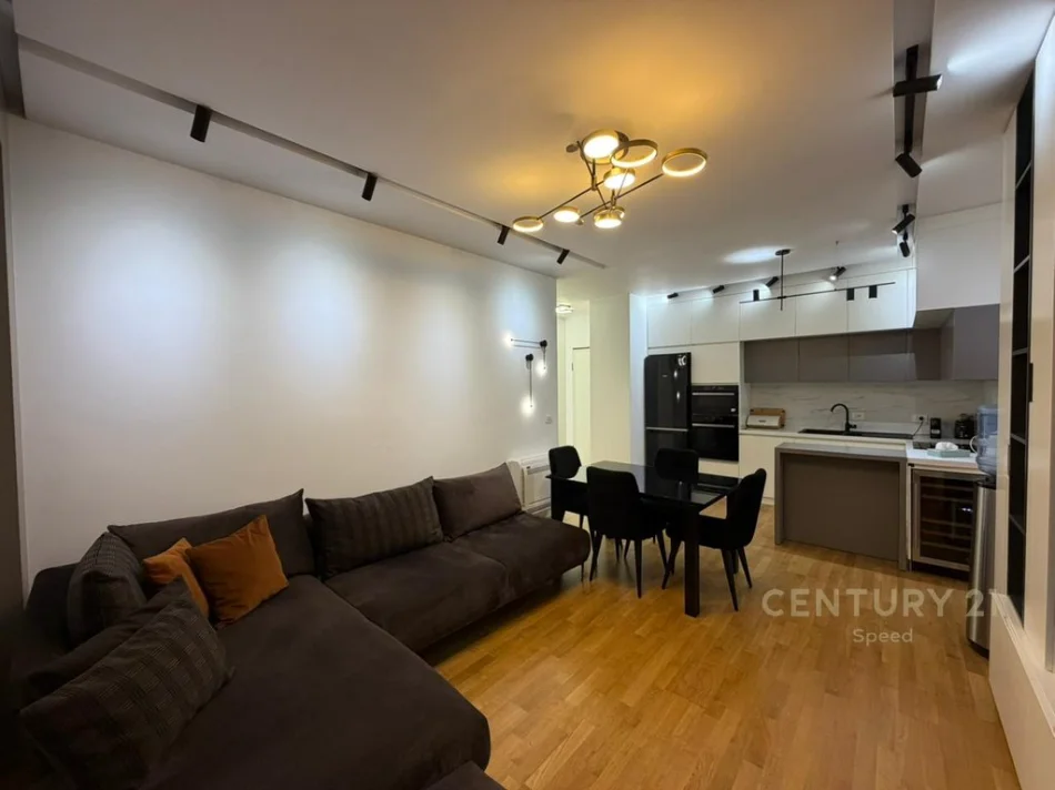 Tirane, jepet me qera apartament 2+1+Ballkon Kati 2, 103 m² 1.250 € (hipoteka)