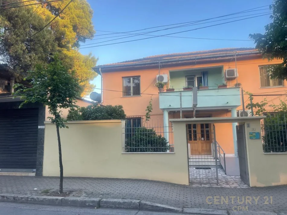Tirane, jepet me qera apartament 2 Katshe Kati 2, 176 m² 2.500 € (pazari i ri)