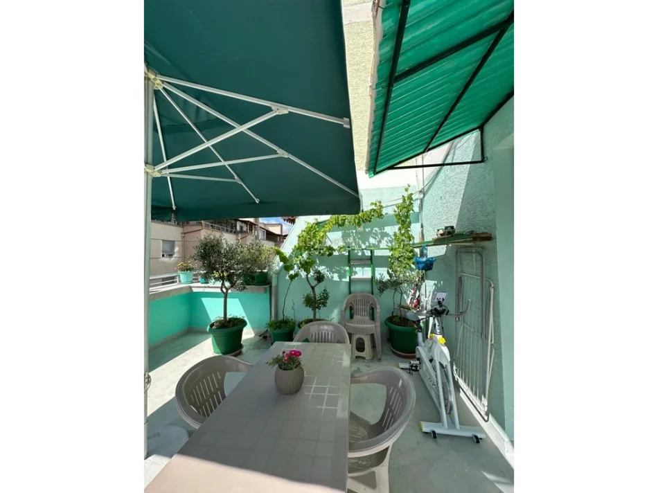 Tirane, shitet apartament 2+1+Ballkon Kati 5, 144 m² 162.000 € (fresku)