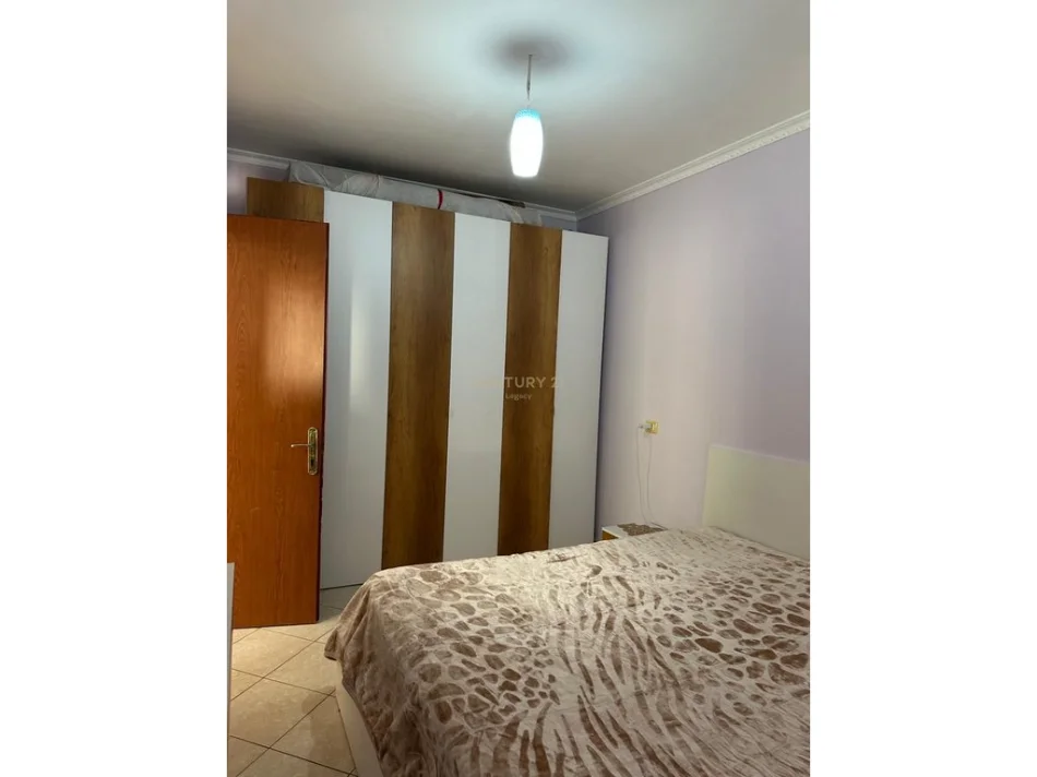 Tirane, shitet apartament 2+1+Ballkon Kati 5, 144 m² 162.000 € (fresku)