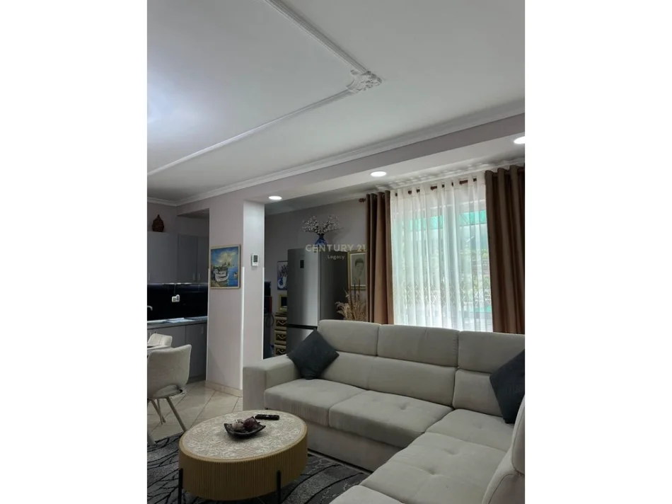 Tirane, shitet apartament 2+1+Ballkon Kati 5, 144 m² 162.000 € (fresku)