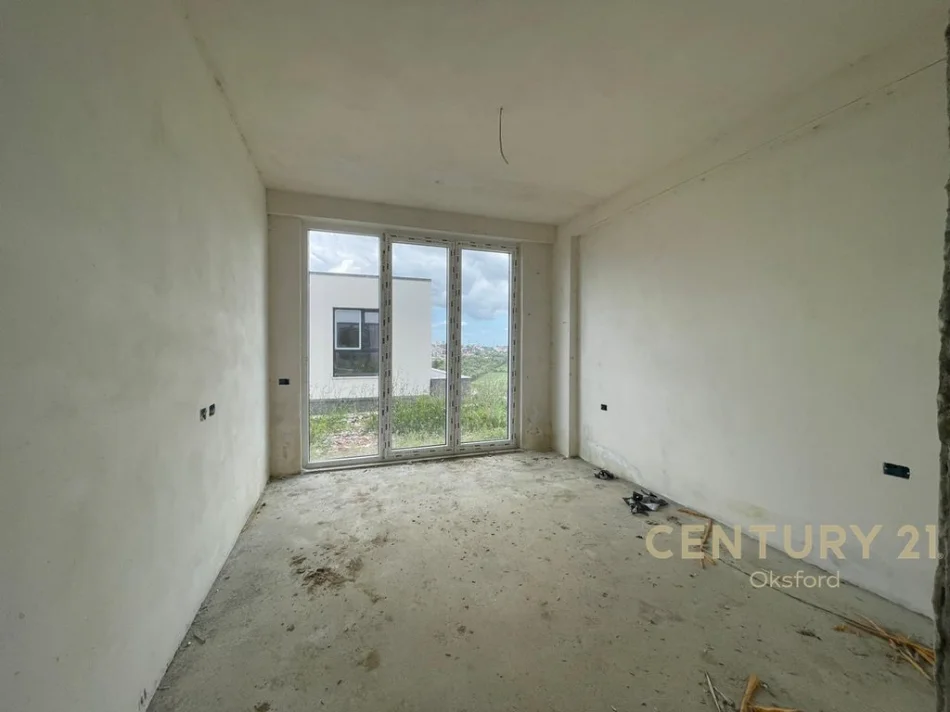 Tirane, shitet apartament 3+1 Kati 1, 163 m² 303.000 € 