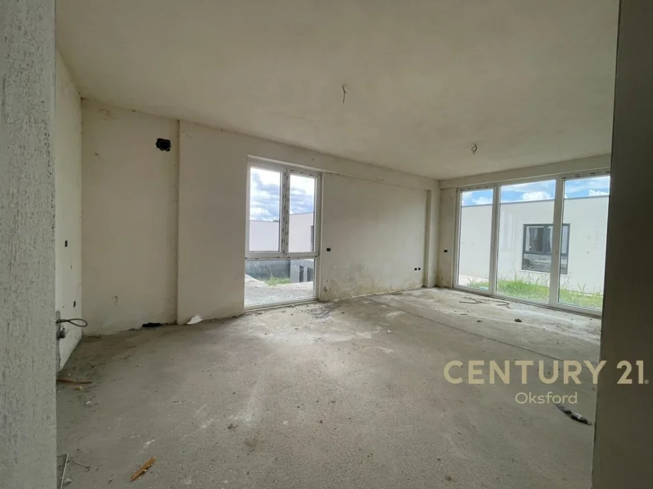 Tirane, shitet apartament 3+1 Kati 1, 163 m² 303.000 € 