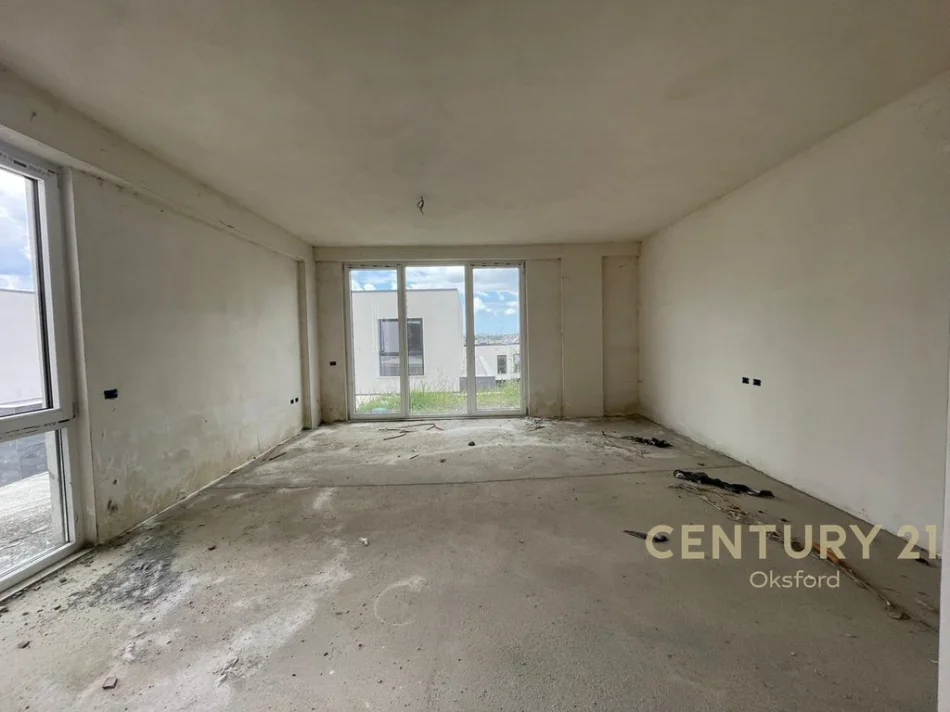 Tirane, shitet apartament 3+1 Kati 1, 163 m² 303.000 € 