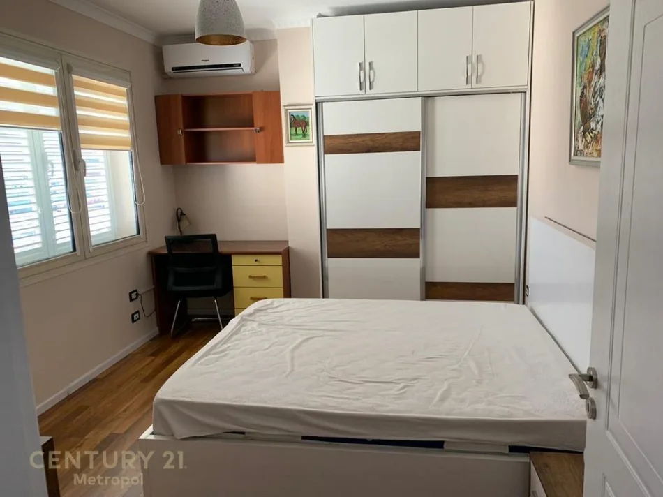 Tirane, jepet me qera apartament 1+1 Kati 6, 66 m² 700 € (rruga e elbasanit)