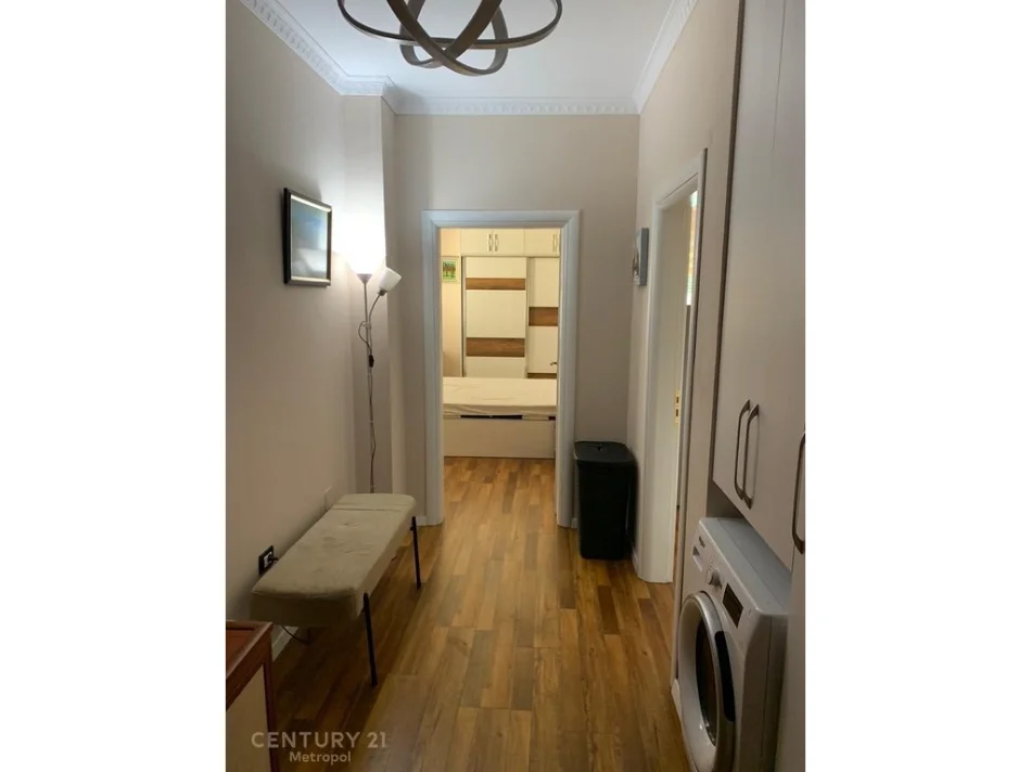 Tirane, jepet me qera apartament 1+1 Kati 6, 66 m² 700 € (rruga e elbasanit)