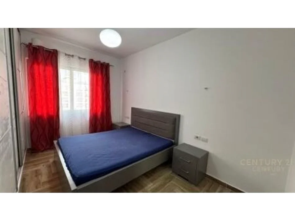 Tirane, jap me qera apartament 1+1 Kati 8, 70 m² 500 € (Astir)