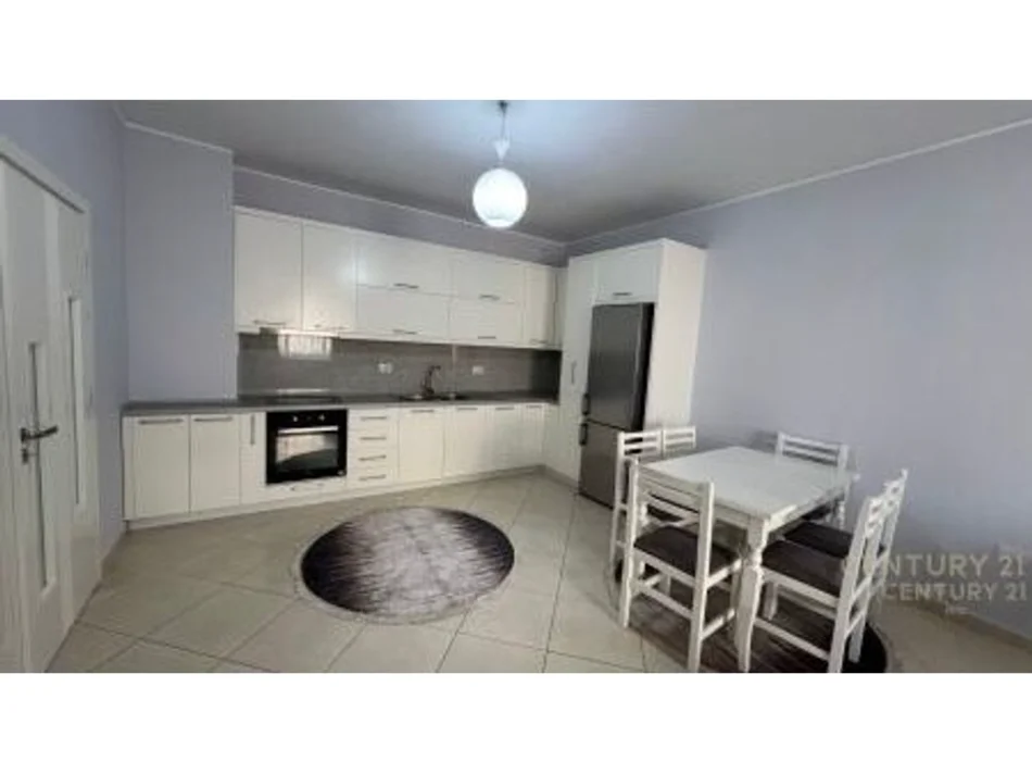 Tirane, jap me qera apartament 1+1 Kati 8, 70 m² 500 € (Astir)