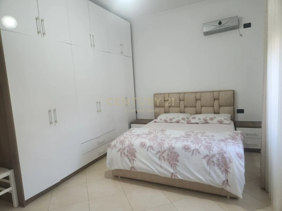 Tirane, jepet me qera apartament 2+1 Kati 2, 110 m² 700 € (Fakulteti Ekonomik)