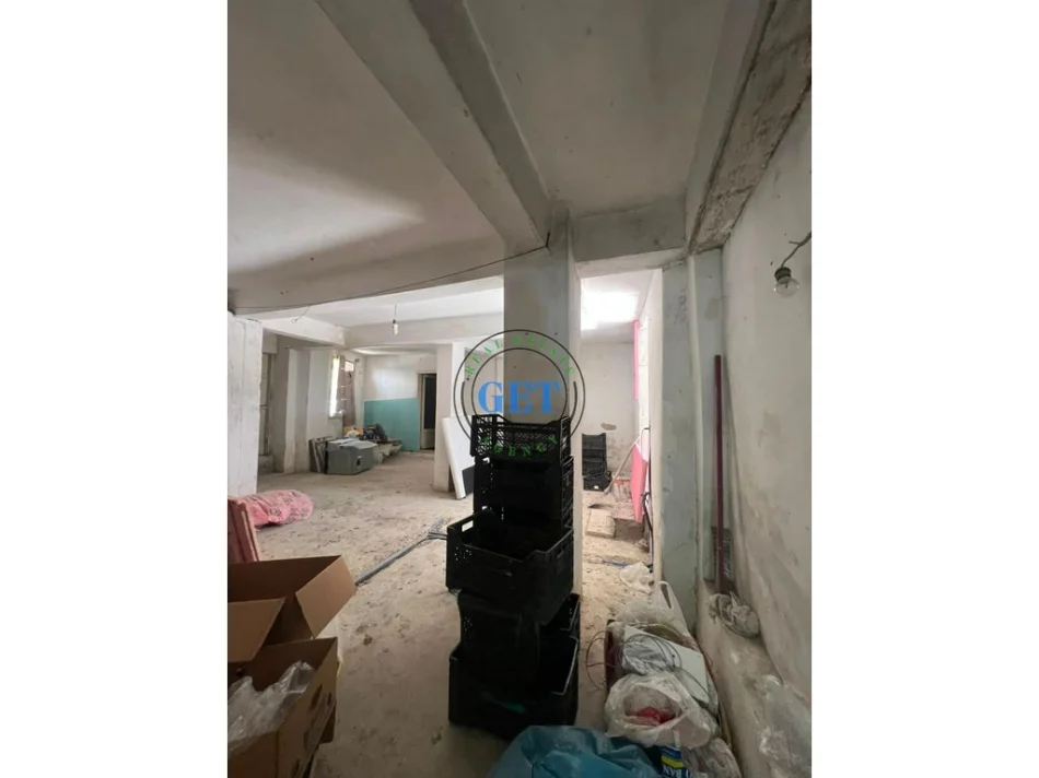 Durres, jepet me qera dyqan Kati 1, 140 m² 600 € (Zjarrfikësja)