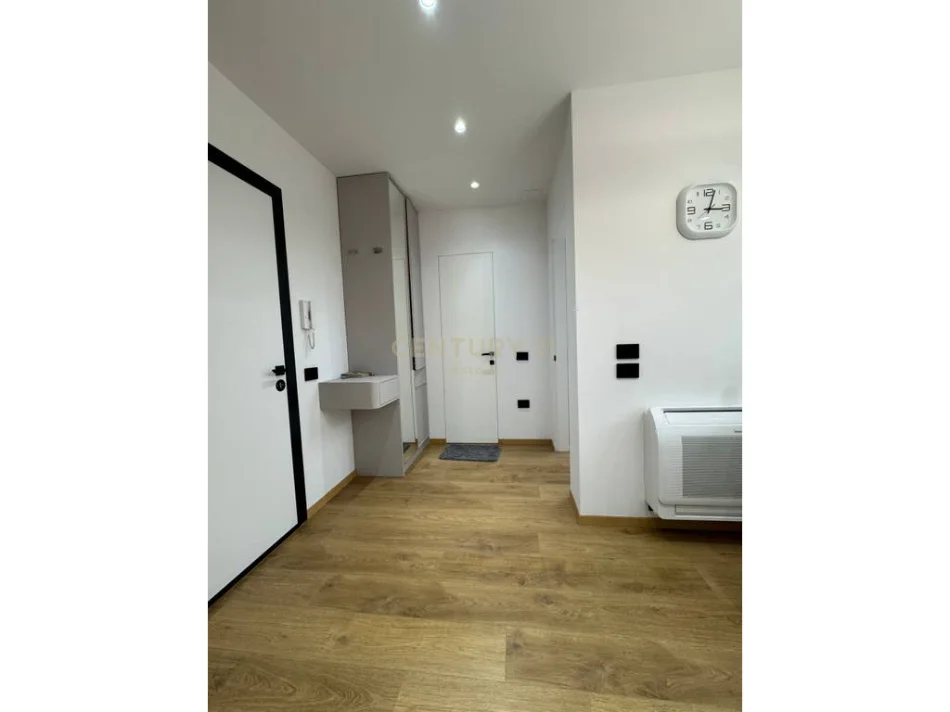 Tirane, jepet me qera apartament 1+1 Kati 3, 74 m² 680 € (astiri)