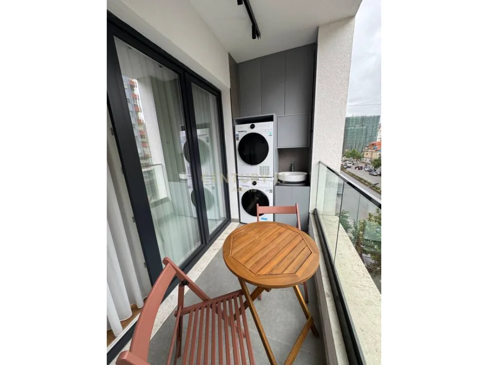 Tirane, jepet me qera apartament 1+1 Kati 3, 74 m² 680 € (astiri)