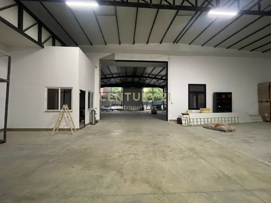 jepet me qera magazine Kati 0, 1.500 m² 6.000 €