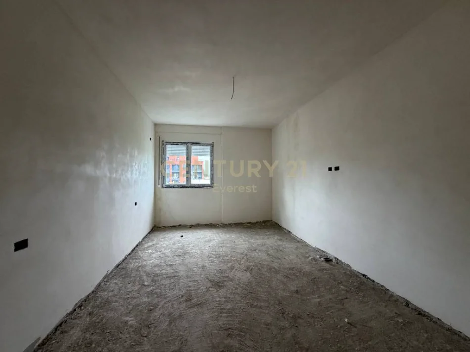 Tirane, shitet apartament 1+1 Kati 3, 75 m² 83.000 € (Paskuqan)