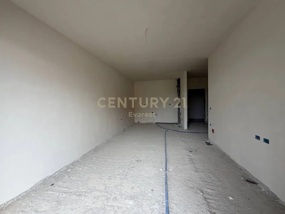 Tirane, shitet apartament 1+1+Aneks+Ballkon Kati 3, 75 m² 83.000 € (në zonën e Paskuqanit)