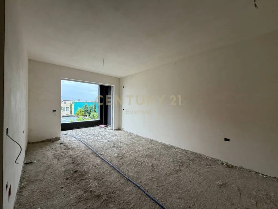 Tirane, shitet apartament 1+1+Aneks+Ballkon Kati 3, 75 m² 83.000 € (në zonën e Paskuqanit)
