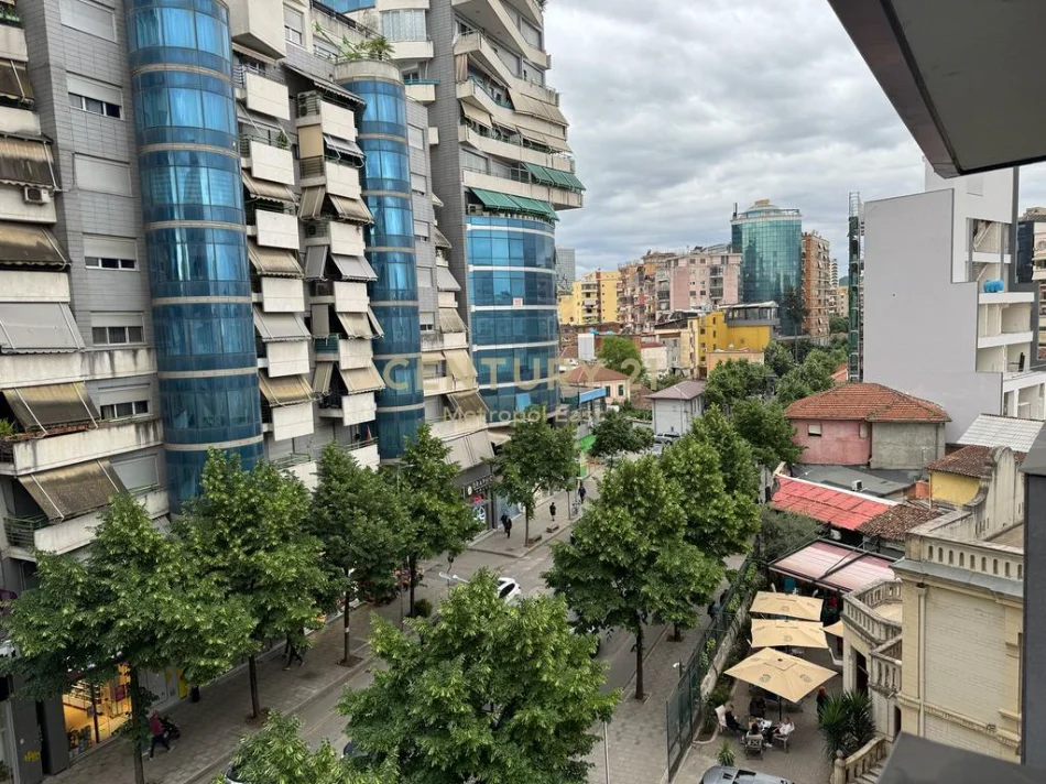Tirane, shitet apartament 2+1+Ballkon Kati 5, 115 m² 429.000 € 