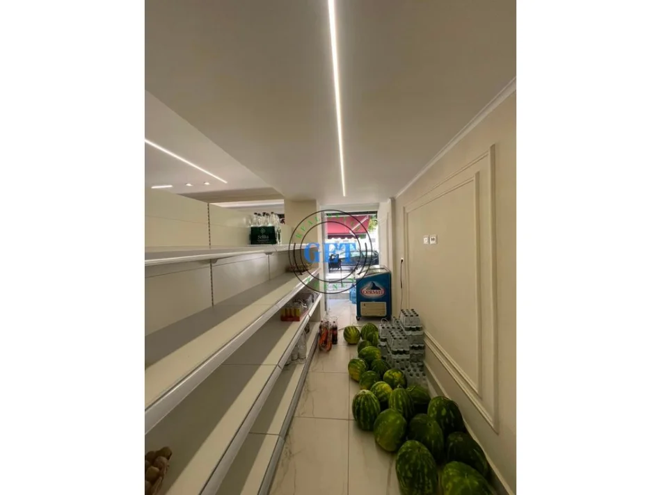 Durres, jepet me qera dyqan Kati 1, 140 m² 600 € (Zjarrfikësja)