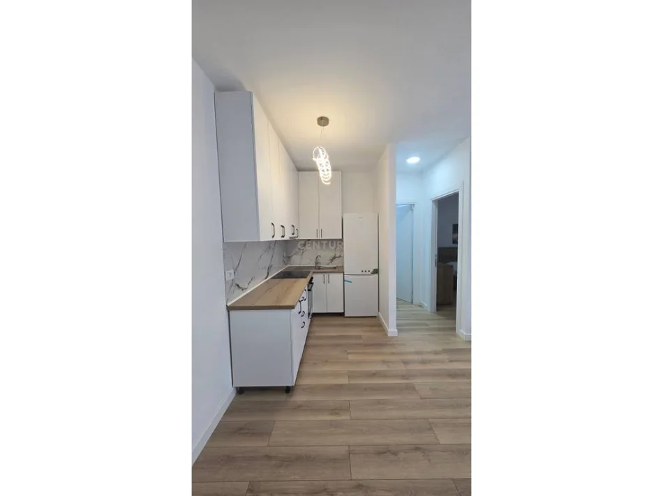 Tirane, jepet me qera apartament 1+1 Kati 1, 60 m² 500 € 