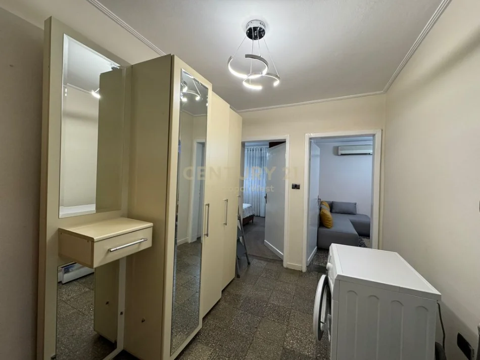 Tirane, jepet me qera apartament 1+1 Kati 2, 55 m² 500 € (Shkolla e Baletit)