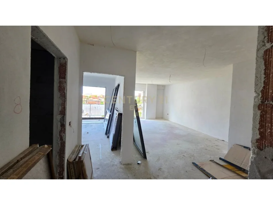 Tirane, jepet me qera apartament 1+1 Kati 2, 71 m² 110.000 € (kinostudio)