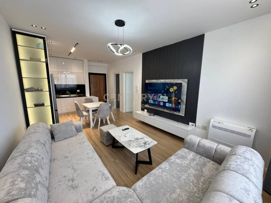 Tirane, jepet me qera apartament 1+1 Kati 4, 64 m² 500 € (astiri)