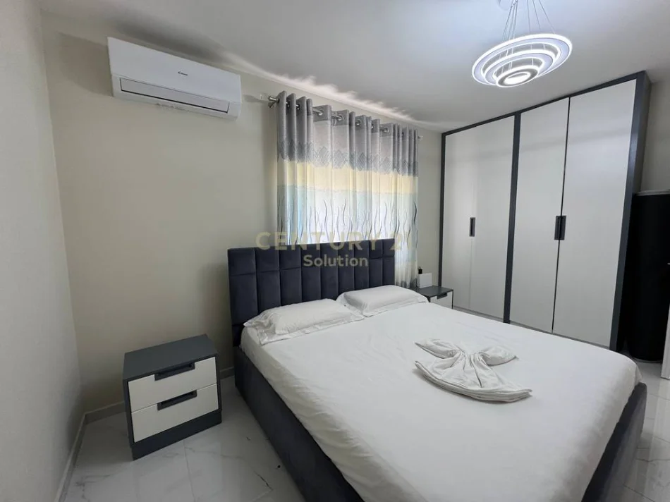 Tirane, jepet me qera apartament 2+1+Ballkon Kati 6, 100 m² 800 € (mine peza)