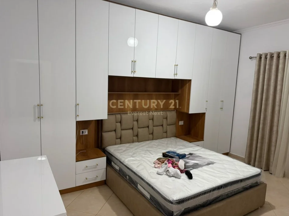 Tirane, jepet me qera apartament 2+1 Kati 2, 110 m² 700 € (Fakulteti Ekonomik)