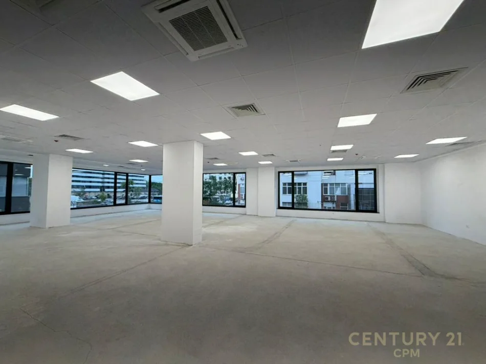 Tirane, jepet me qera zyre Kati 1, 566 m² 11.500 € (Delijorgji)