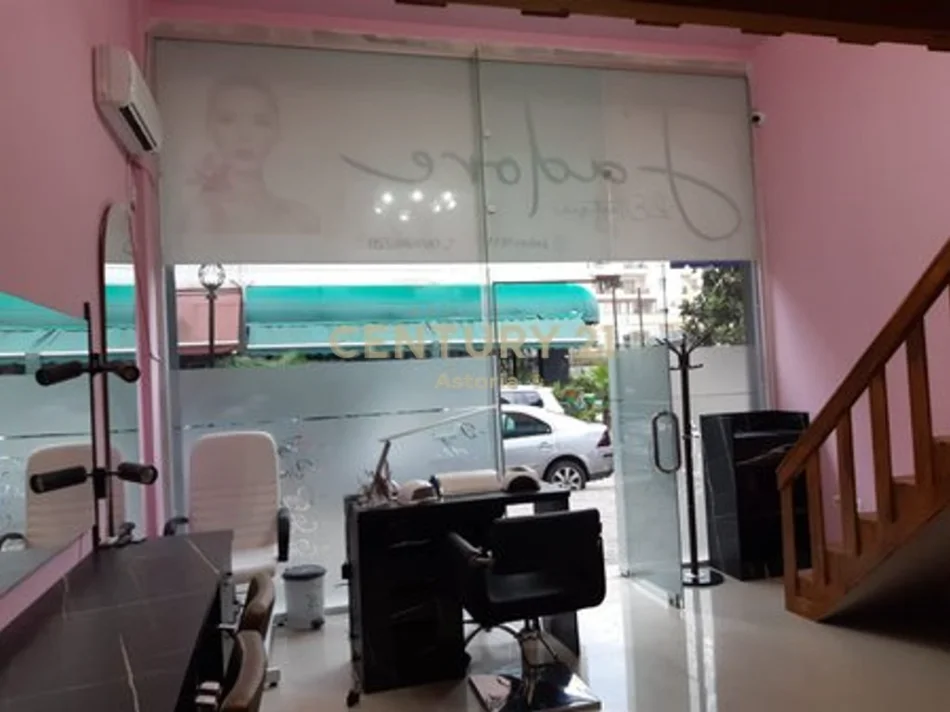 Tirane, jepet me qera dyqan Kati 0, 34 m² 350 € (Astiri)