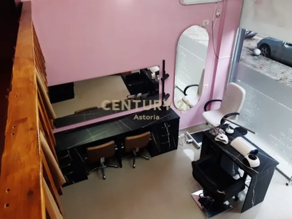 Tirane, jepet me qera dyqan Kati 0, 34 m² 350 € (Astiri)