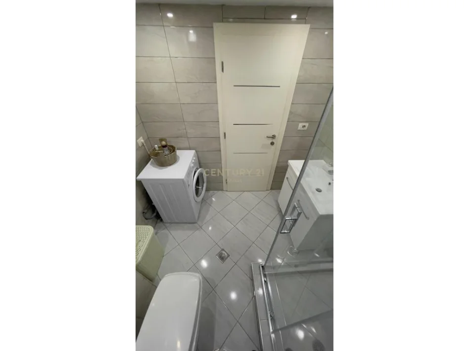 Tirane, jepet me qera apartament 2+1 Kati 5, 95 m² 600 € 