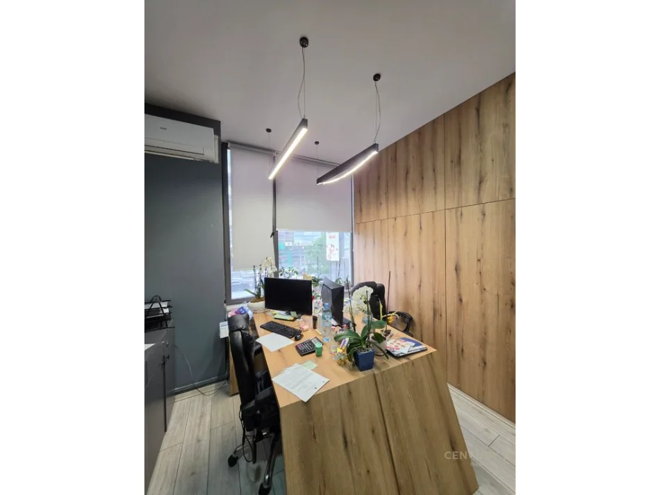 Tirane, jepet me qera zyre Kati 1, 31 m² 600 € (Don Bosco)