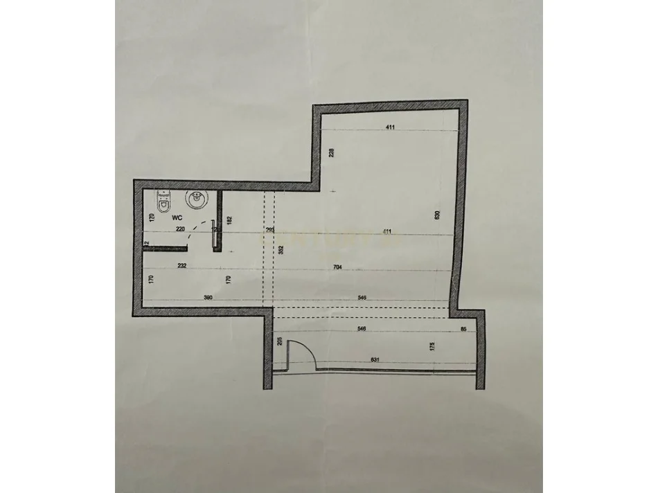 Shitet dyqan 60 m² në Rruga Panajot Pano, brenda Kompleksit Dilo 2  110.000 € (yzberisht)