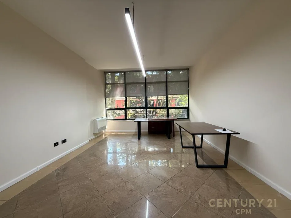 Tirane, jepet me qera zyre Kati 2, 200 m² 4.500 € (Kryeministria)