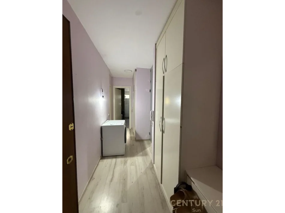 Tirane, shitet apartament 1+1 Kati 2, 74 m² 180.000 € 
