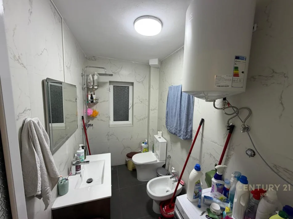Tirane, shitet apartament 2+1+Ballkon Kati 4, 81 m² 150.000 € (ALI DEMI)