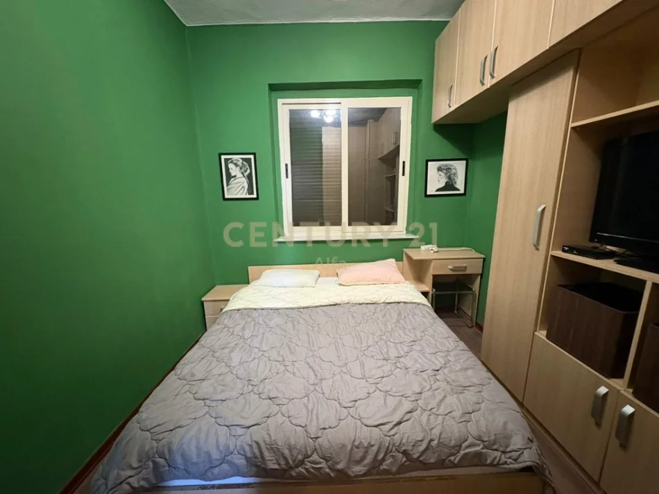 Tirane, jepet me qera apartament 1+1 Kati 3, 50 m² 500 € (Rruga e Durresit)