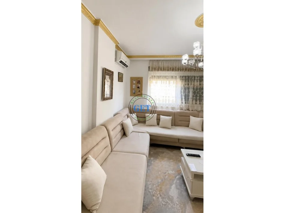 Durres, jepet me qera apartament 1+1 Kati 4, 65 m² 400 € (Plazh Hekurudha)