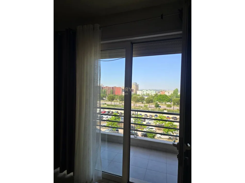 Tirane, jepet me qera apartament 2+1 Kati 4, 109 m² 700 € (Bulevardi i ri)