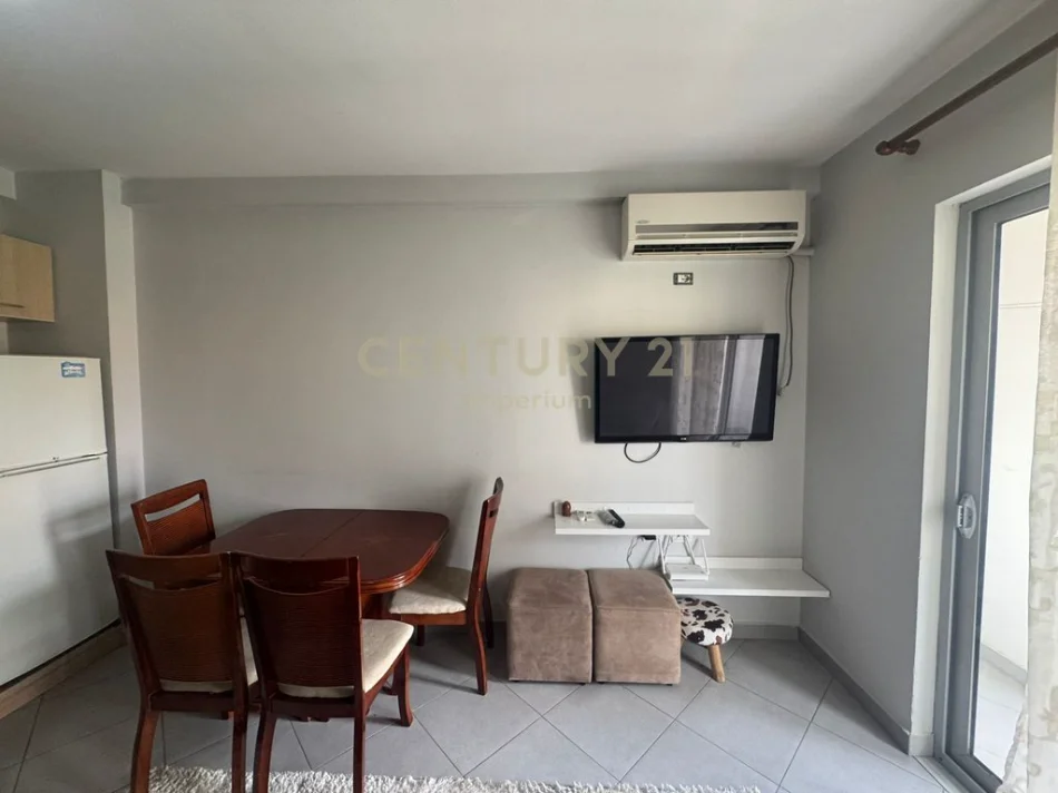 Tirane, jepet me qera 1+1 , 57 m² 450 € (Don Bosco)