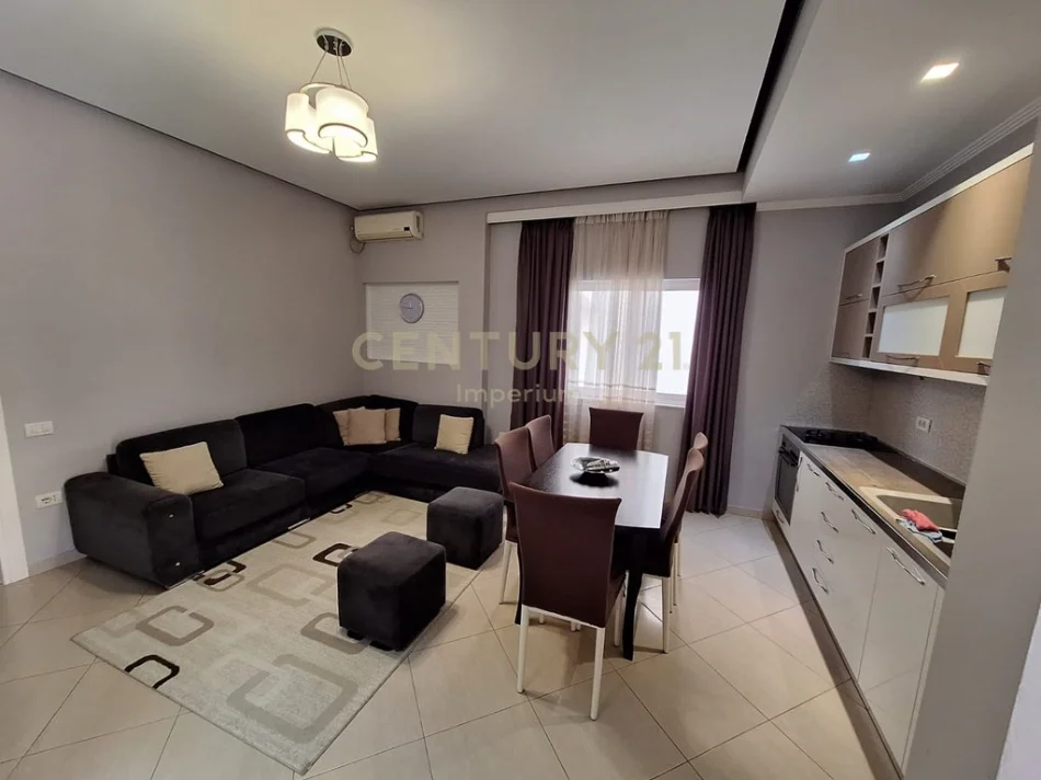 Tirane, jepet me qera apartament 2+1 Kati 1, 85 m² 450 € (Shkoze)