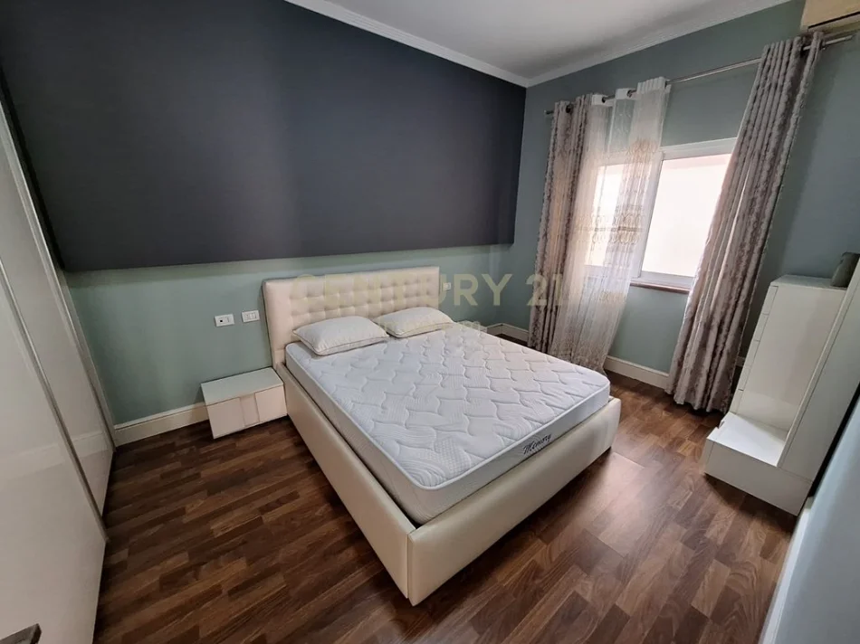 Tirane, jepet me qera apartament 2+1 Kati 1, 85 m² 450 € (Shkoze)