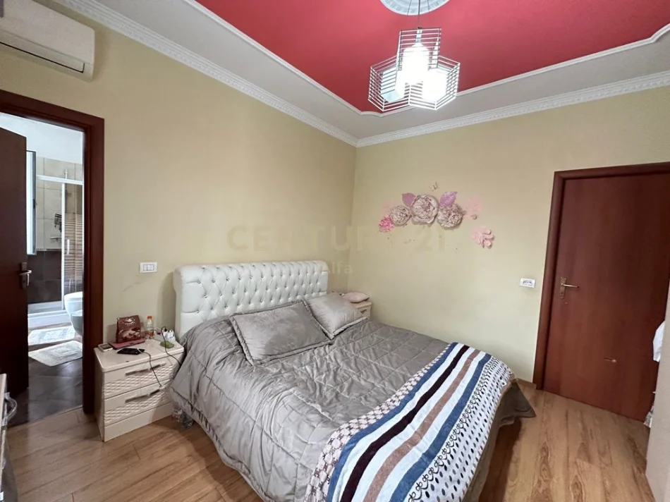 Tirane, shitet apartament 2+1+Ballkon Kati 4, 105 m² 270.000 € (atsh)