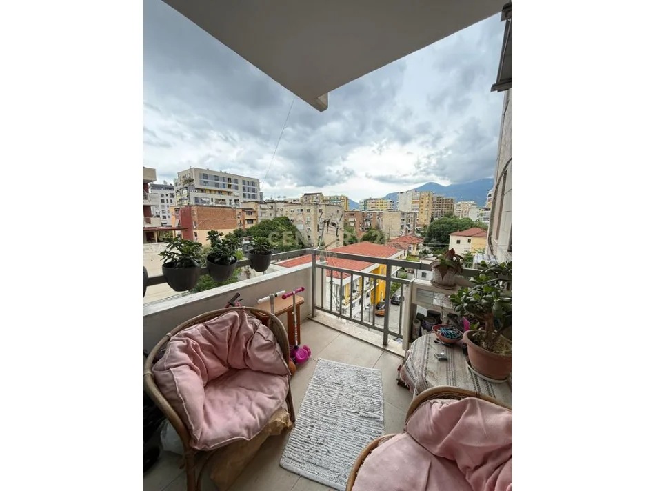 Tirane, shitet apartament 2+1+Ballkon Kati 4, 105 m² 270.000 € (atsh)