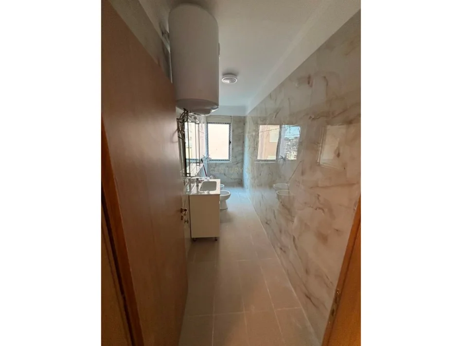 Tirane, shitet apartament 2+1 Kati 2, 88 m² 135.000 € 
