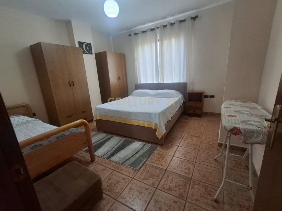 Tirane, jepet me qera apartament 1+1 Kati 3, 65 m² 450 € 